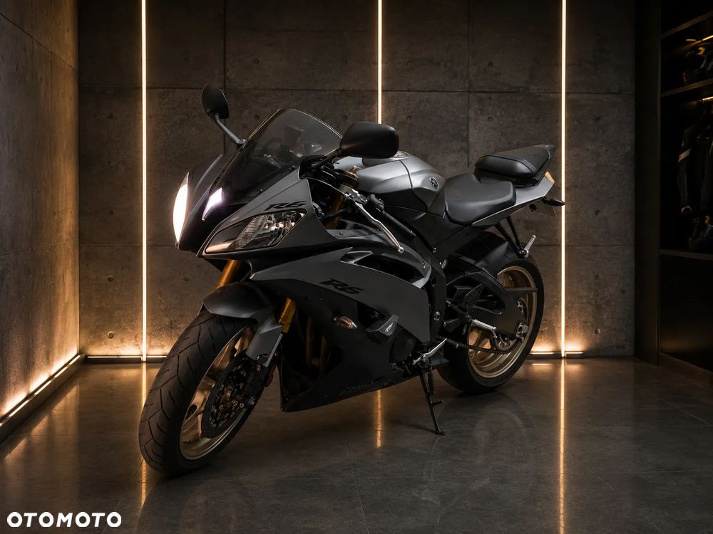 Yamaha R6 - 1