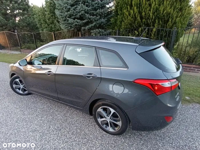 Hyundai i30 1.6 CRDi BlueDrive Premium - 3
