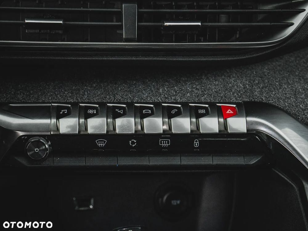 Peugeot 3008 PureTech 130 Stop & Start GPF EAT8 Allure Business-Paket - 29