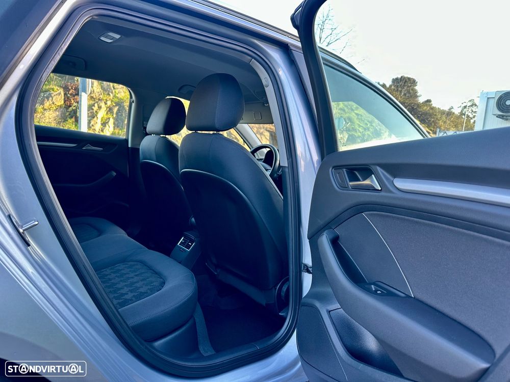 Audi A3 Sportback 2.0 TDI Attraction - 26