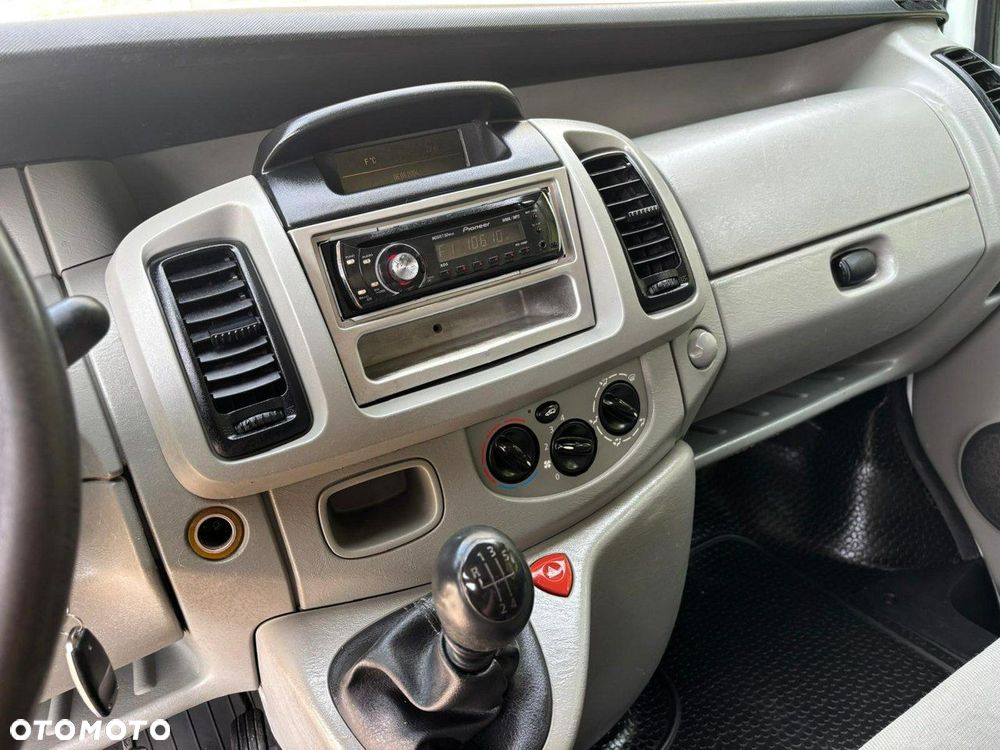 Opel Vivaro - 8