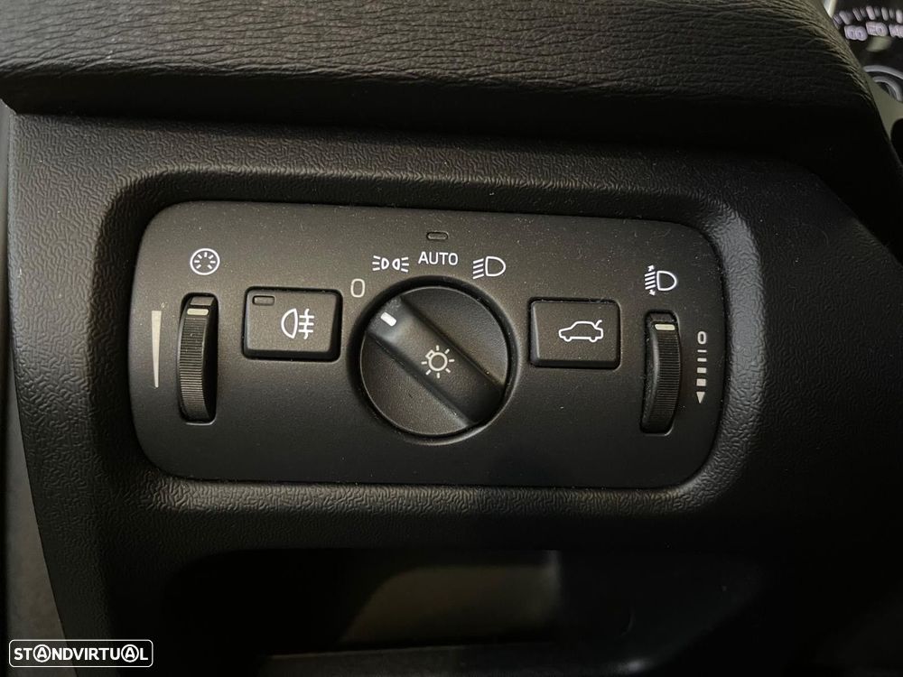 Volvo V40 1.6 D2 Momentum - 26