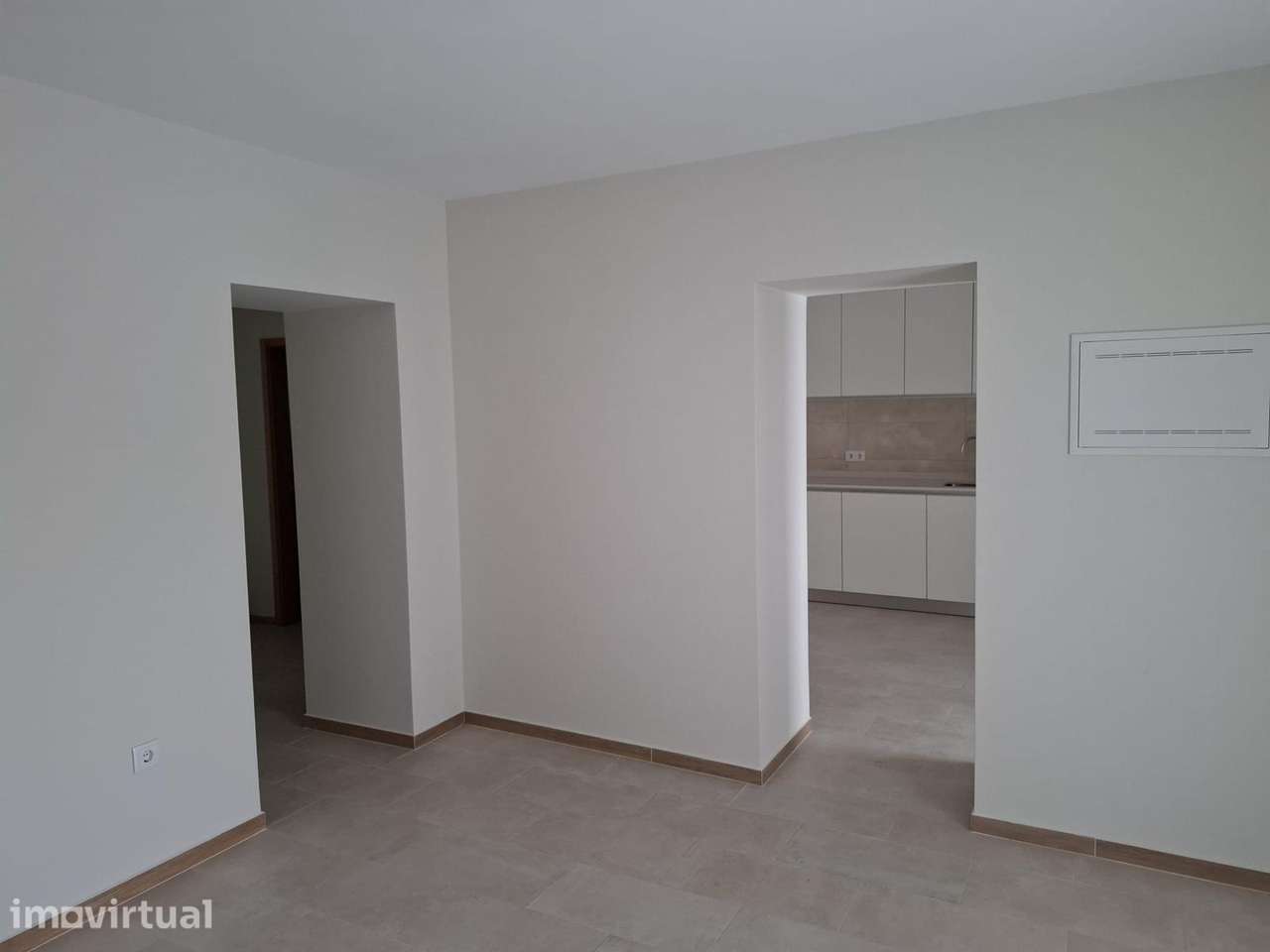 Moradia T2 para arrendamento na Branca - Grande imagem: 4/13