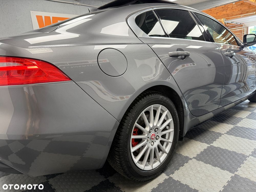 Jaguar XE - 23