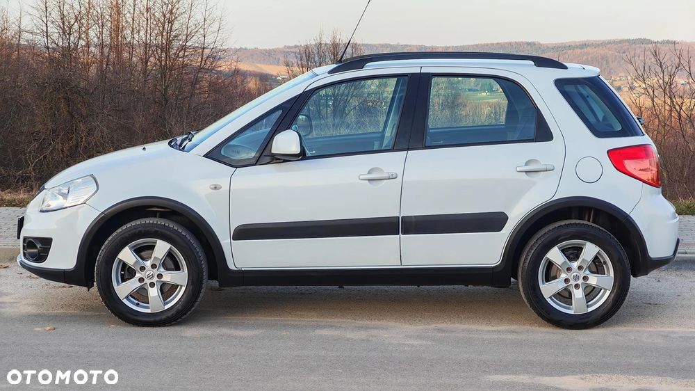 Suzuki SX4 1.6 VVT 4x4 Style - 11