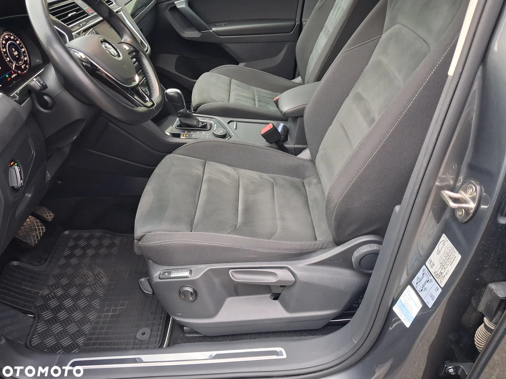 Volkswagen Tiguan - 24