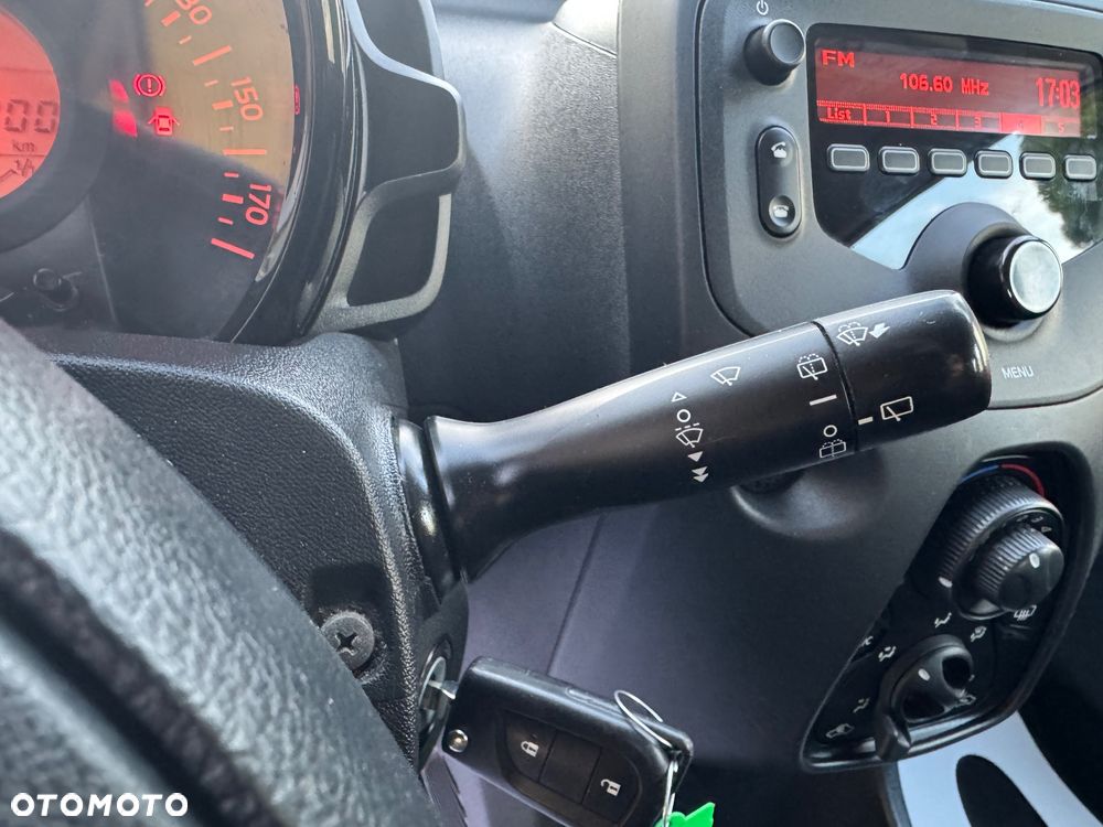 Toyota Aygo x-business - 16