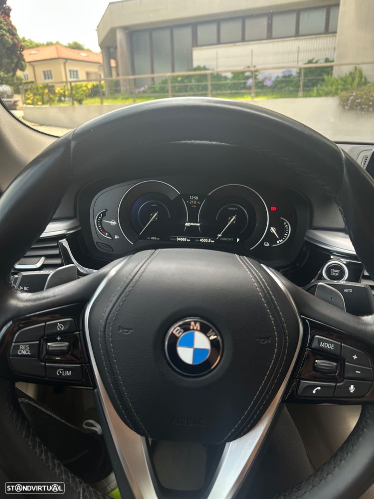 BMW 530 e iPerformance Line Luxury - 35