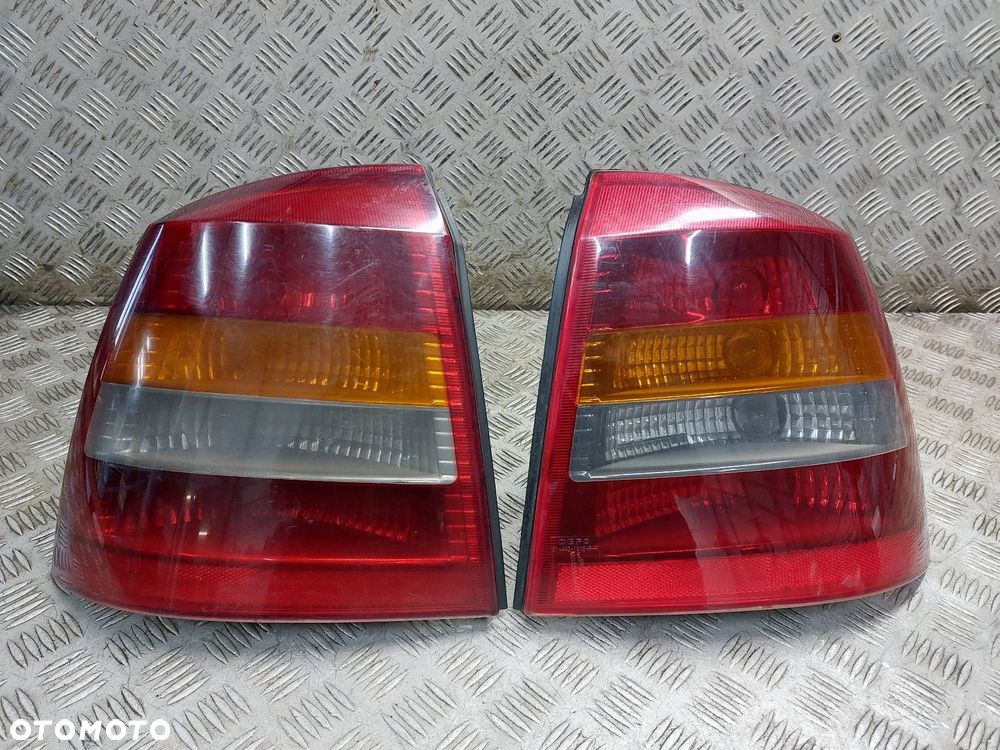 LAMPA LEWY TYŁ + PRAWY TYŁ  OPEL ASTRA G HB 5D - 1