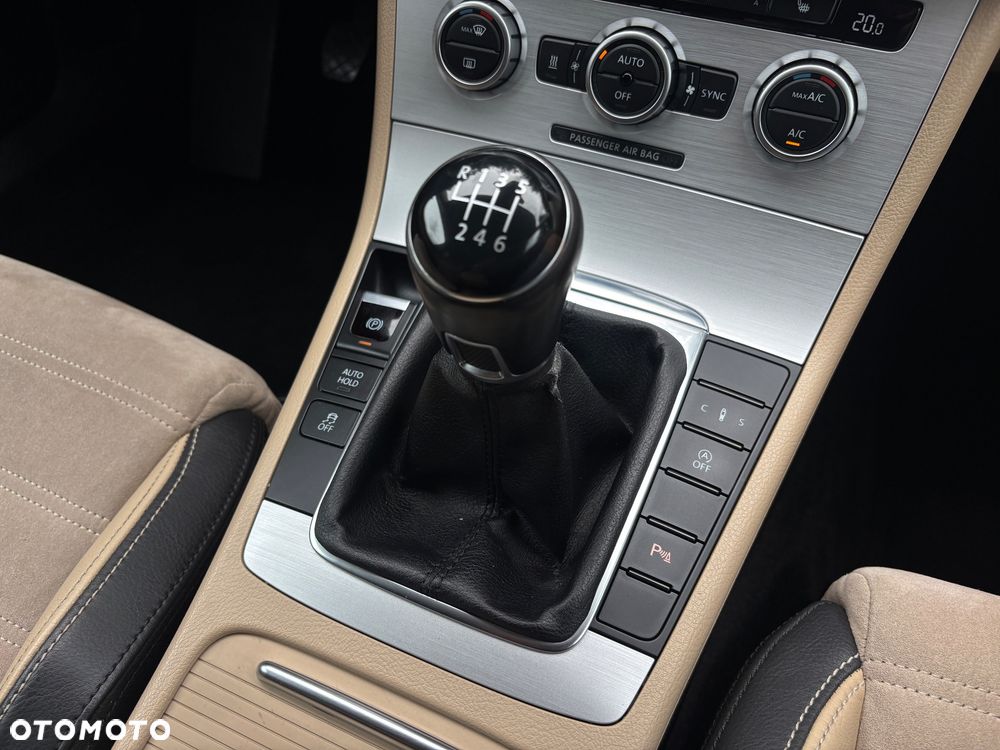 Volkswagen CC 2.0 TDI BlueMotion Technology - 35