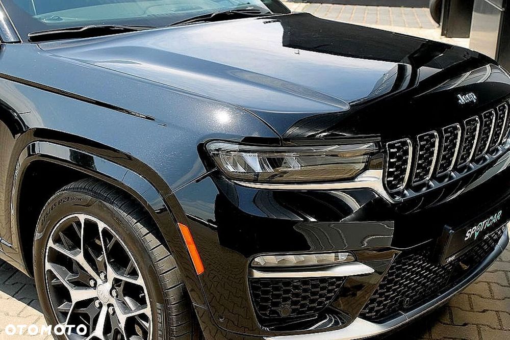 Jeep Grand Cherokee - 28