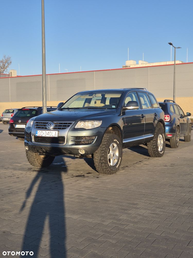 Volkswagen Touareg - 1