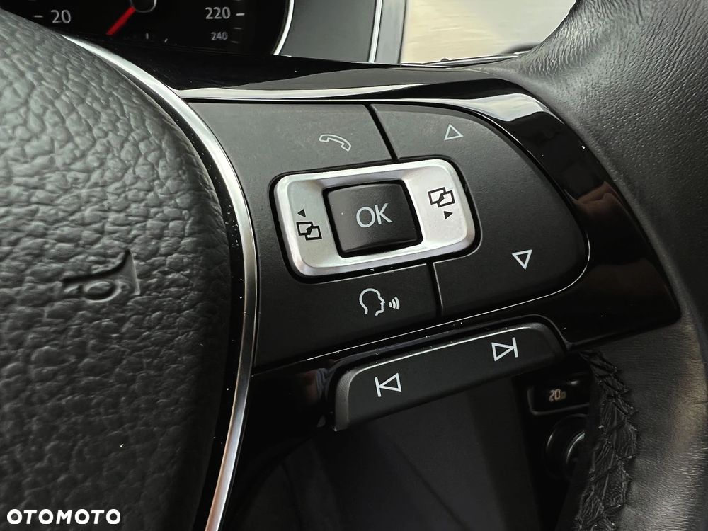 Volkswagen Passat - 26