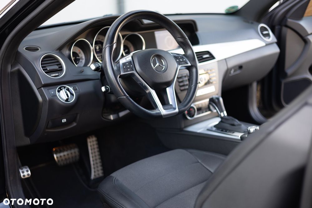 Mercedes-Benz Klasa C 250 CGI BlueEff - 18