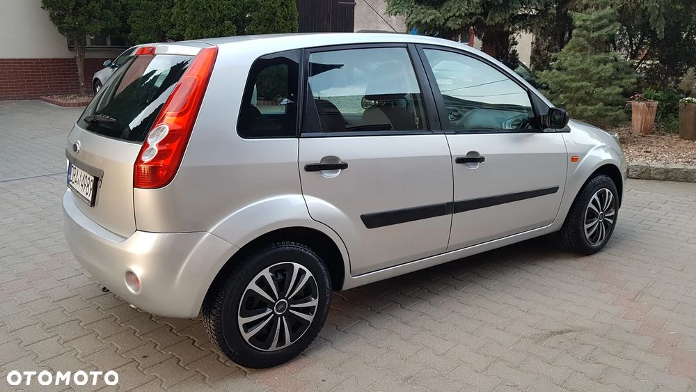 Ford Fiesta 1.25 Trend - 17