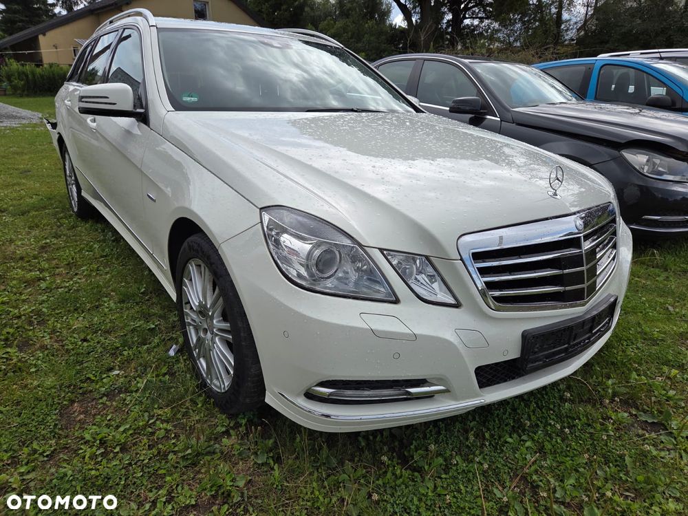 Mercedes-Benz Klasa E 250 CDI DPF 4Matic BlueEFFICIENCY 7G-TRONIC Avantgarde - 2