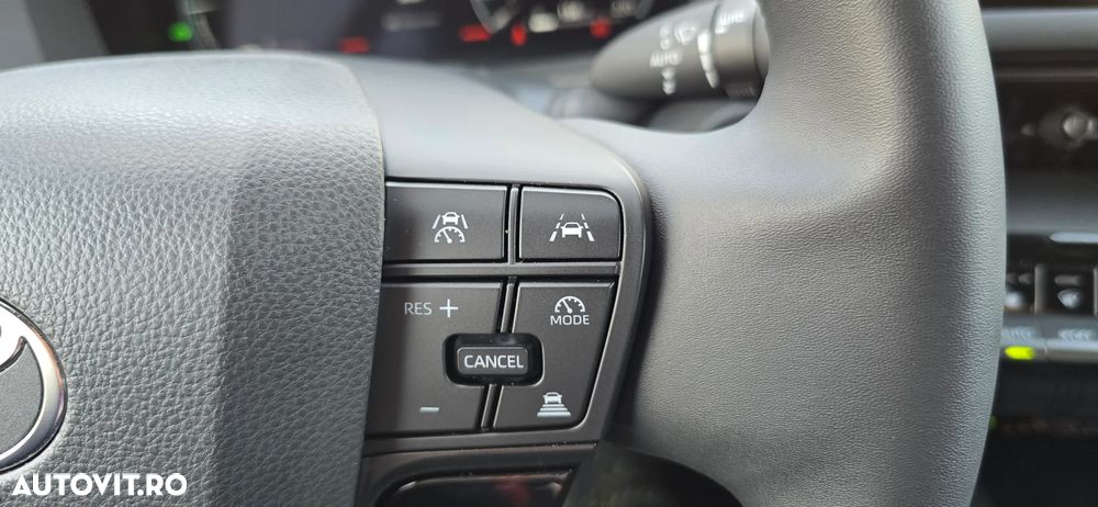 Toyota C-HR 1.8 Hybrid Team Deutschland - 20