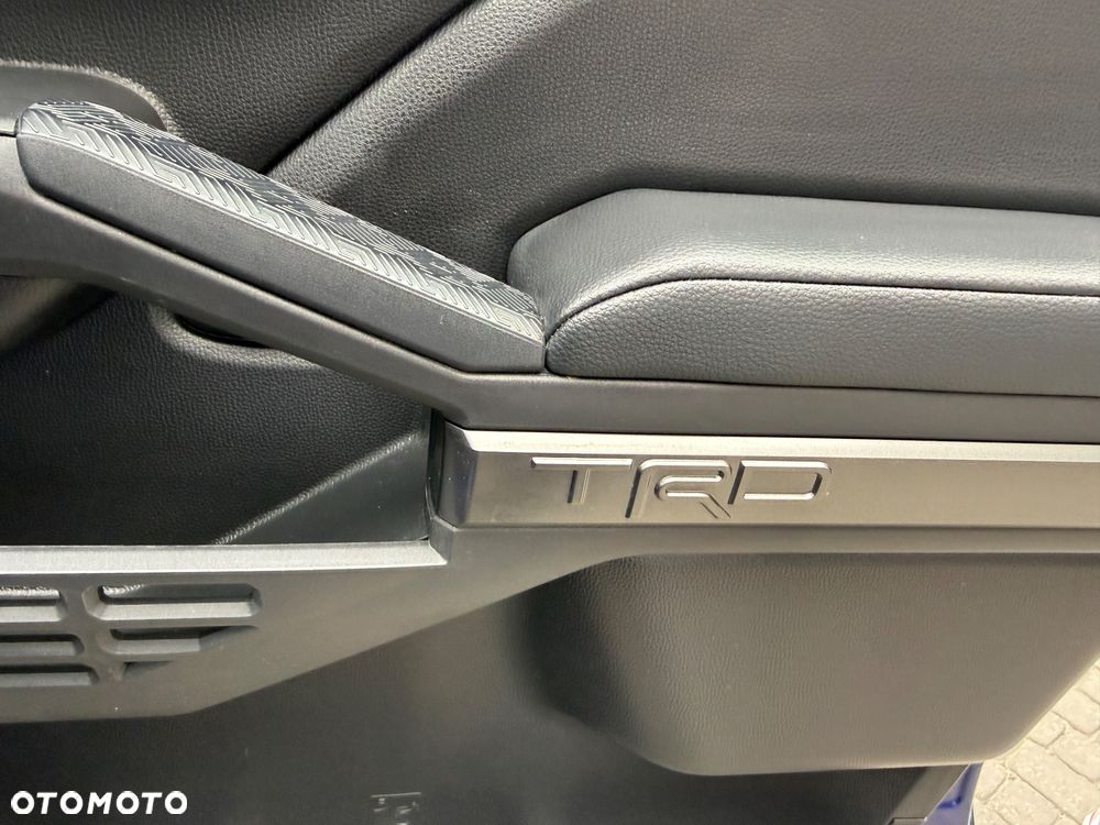 Toyota Tacoma - 24