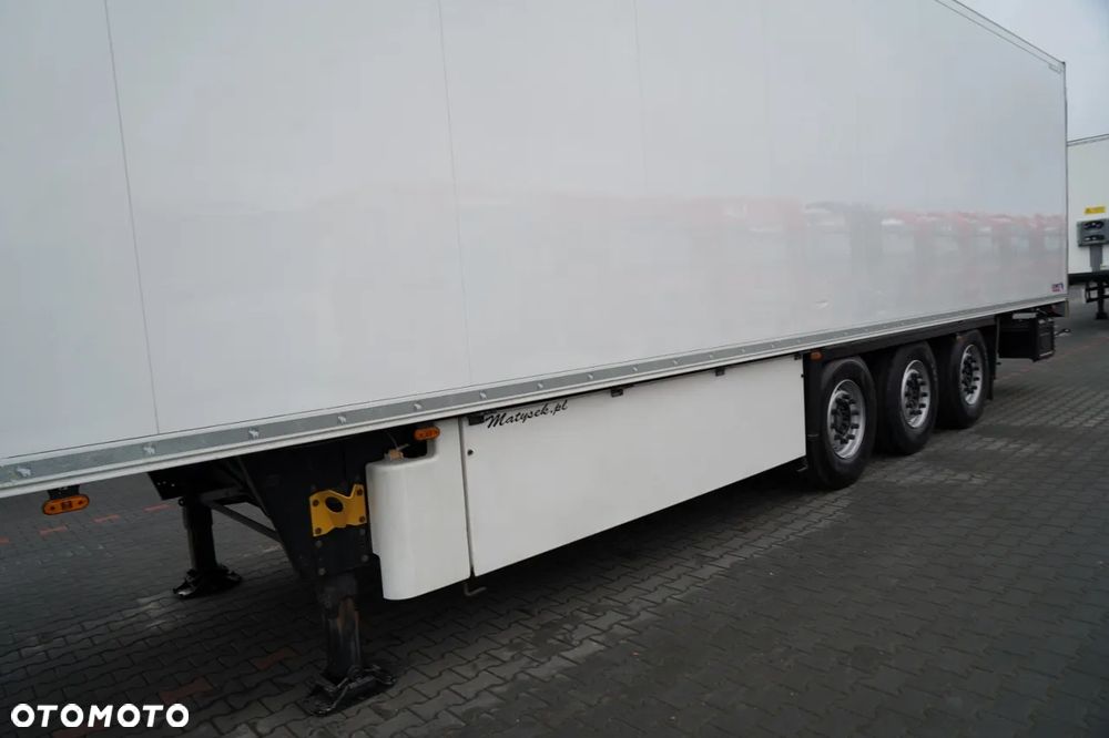Schmitz Cargobull CHŁODNIA / THERMO KING  / HAKÓWKA / OŚ PODNOSZONA / KOSZ NA PALETY - 10