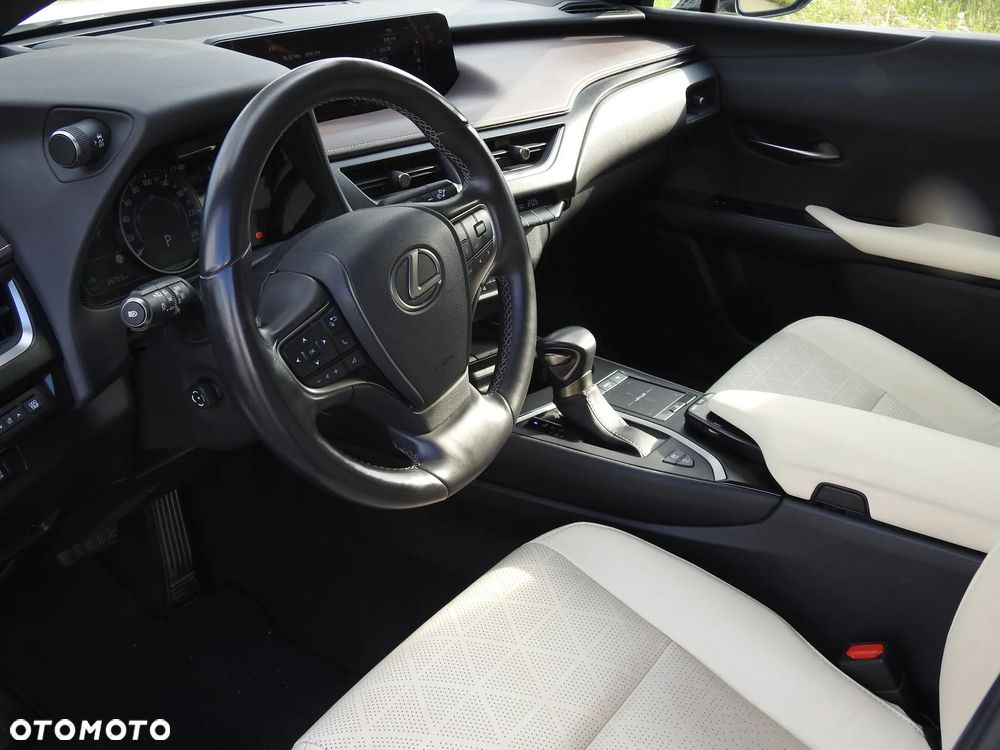 Lexus UX 250h Prestige 2WD - 3