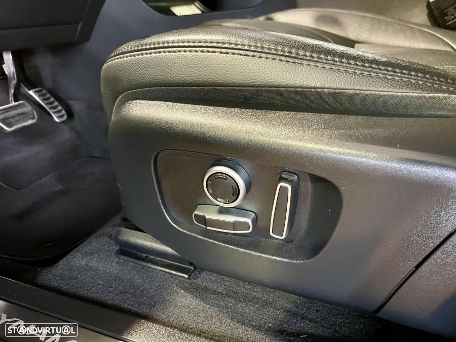 Land Rover Range Rover Evoque P300e R-Dynamic - 13