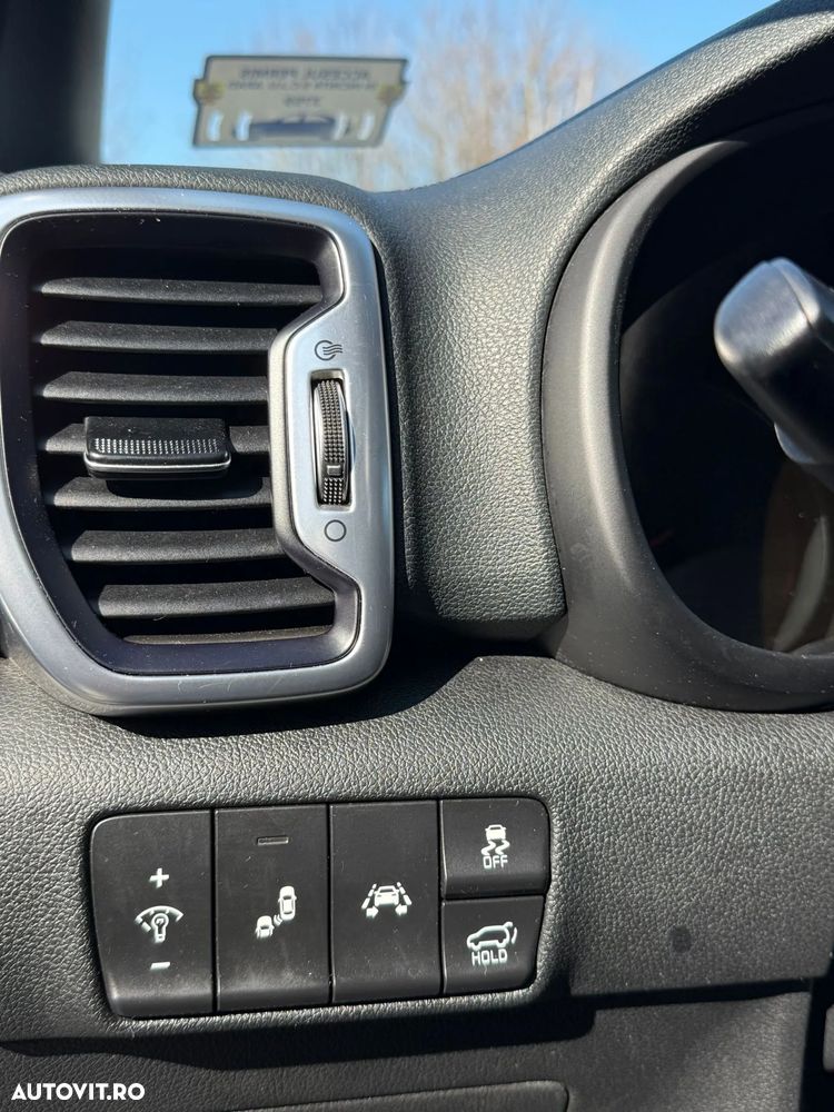 Kia Sportage 2,0 CRDI AWD Aut. GT Line - 4