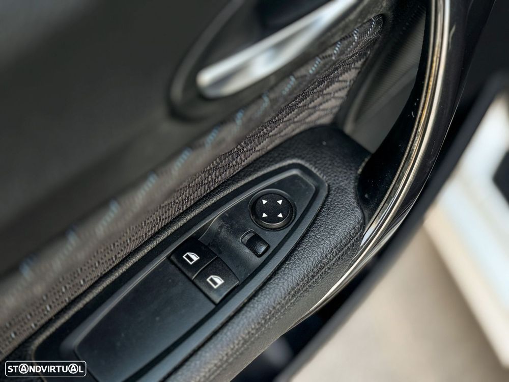 BMW 118 d Pack M - 22