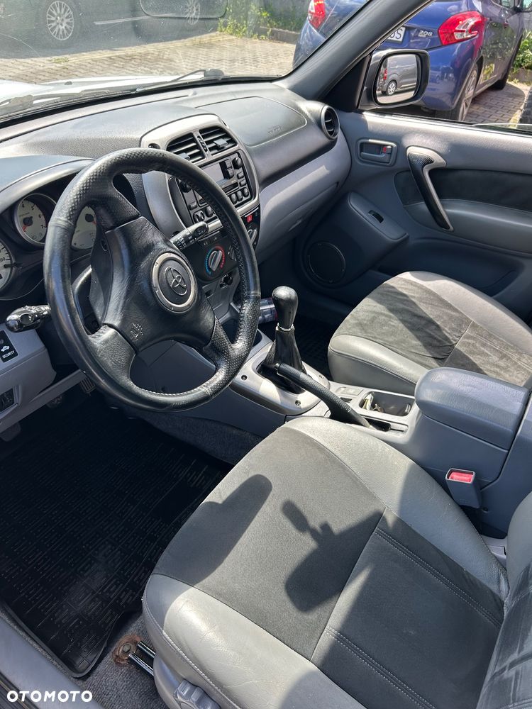 Toyota RAV4 2.0 D-4D 4x4 - 6