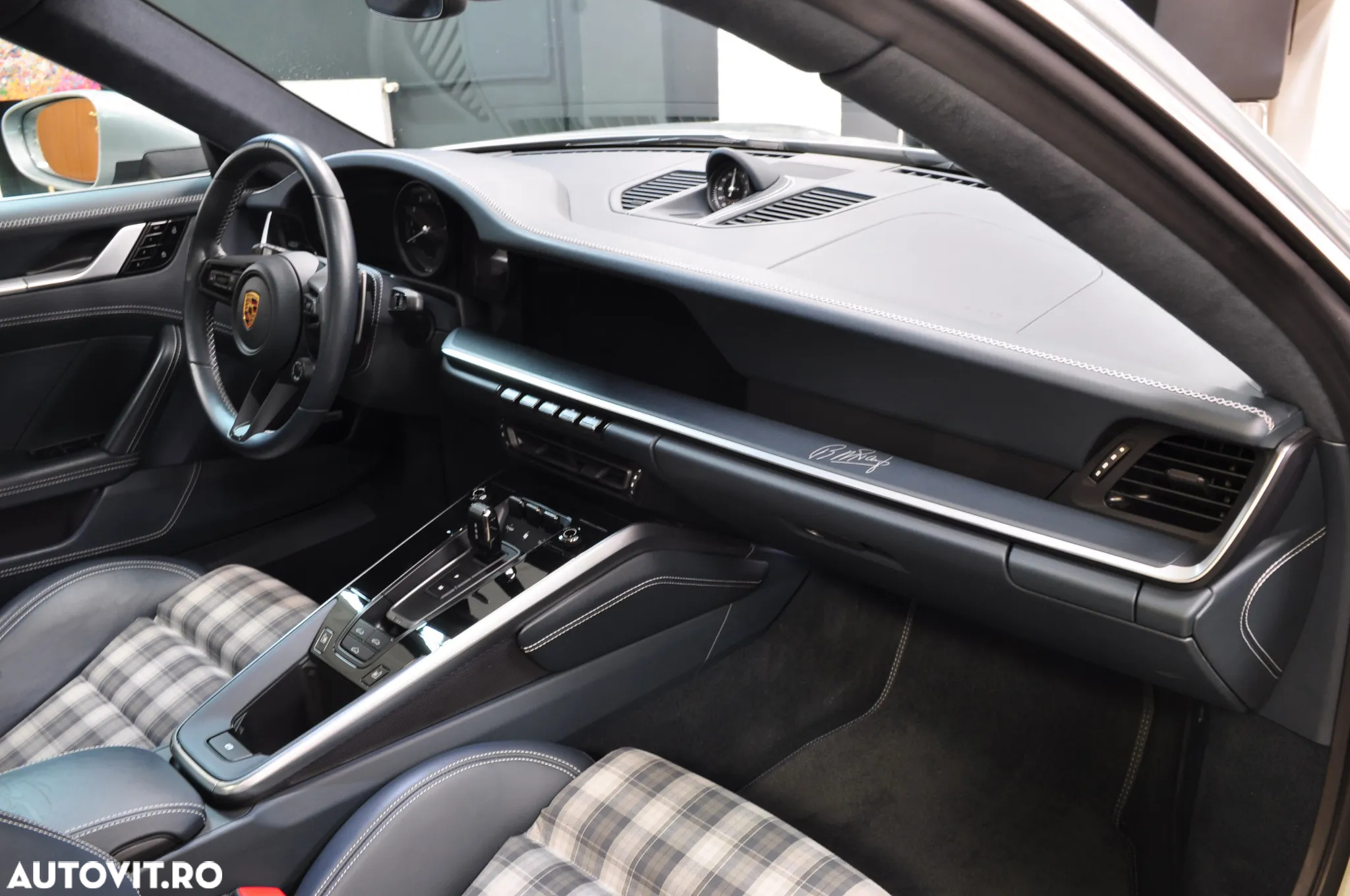 Porsche 911 Carrera 4S - 12