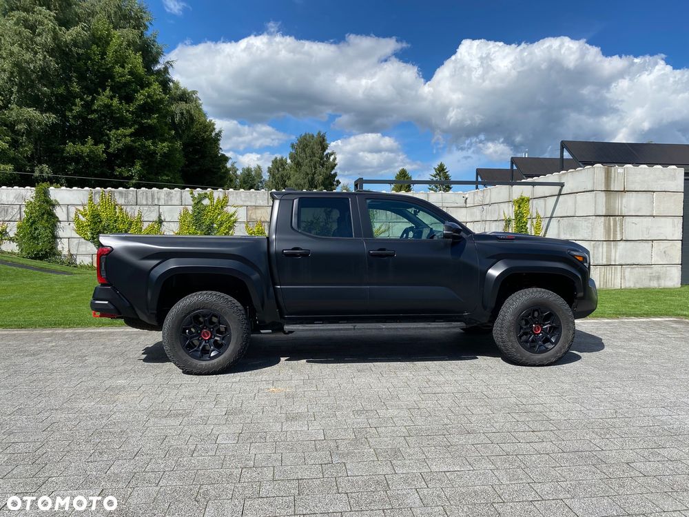 Toyota Tacoma - 17