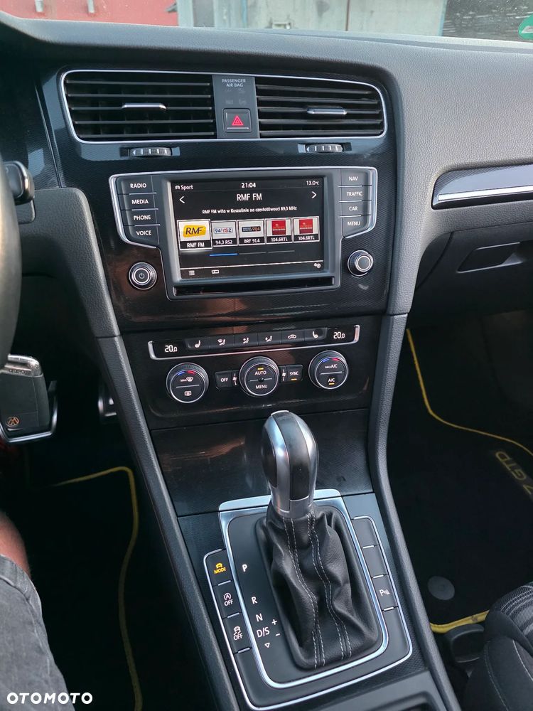 Volkswagen Golf - 13