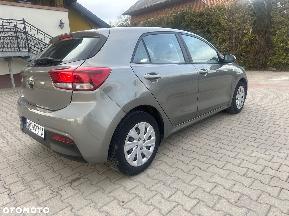 Kia Rio 1.2 L - 15