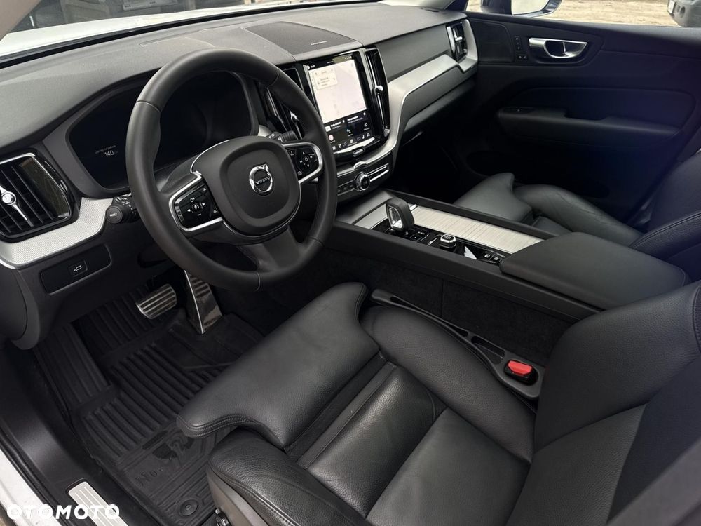 Volvo XC 60 B4 B R-Design - 10