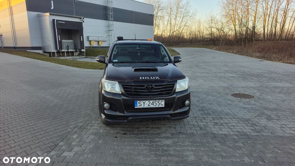 Toyota Hilux 2.5 D-4D SR - 20