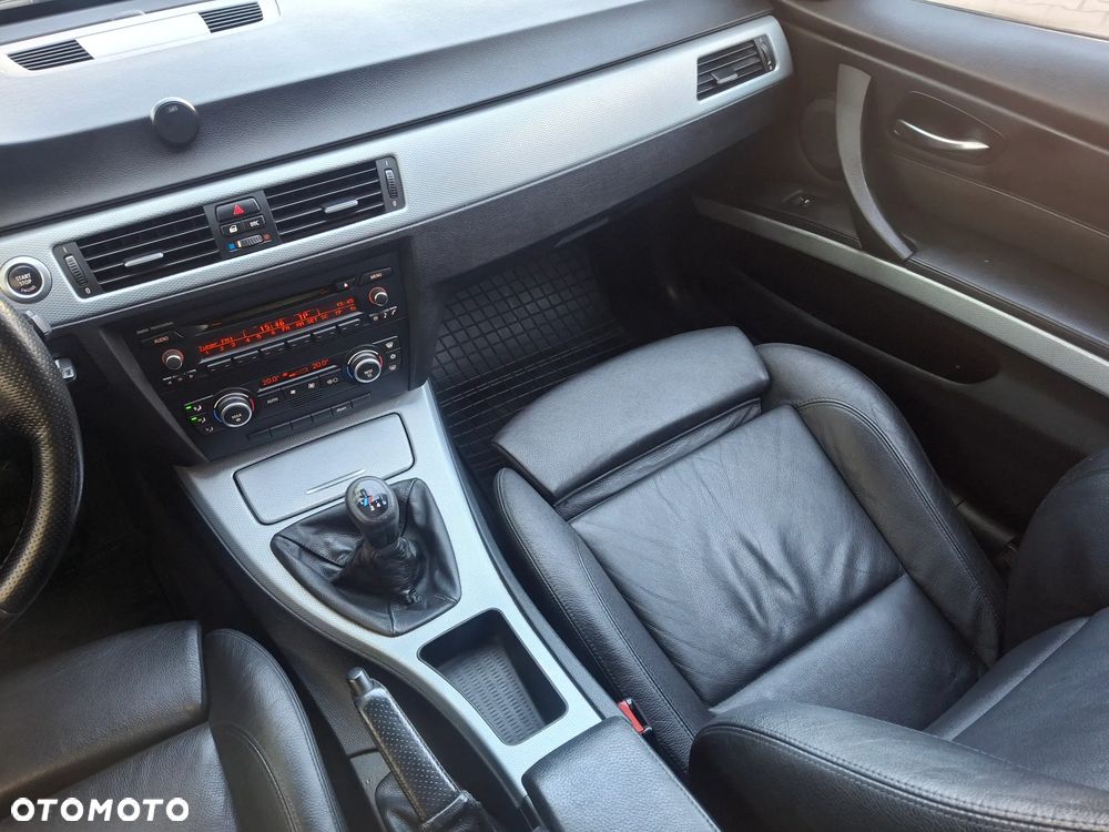 BMW Seria 3 318d DPF Edition Sport - 20