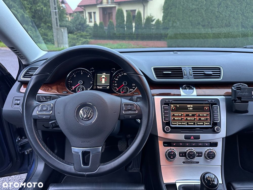 Volkswagen Passat 2.0 TDI Highline - 23