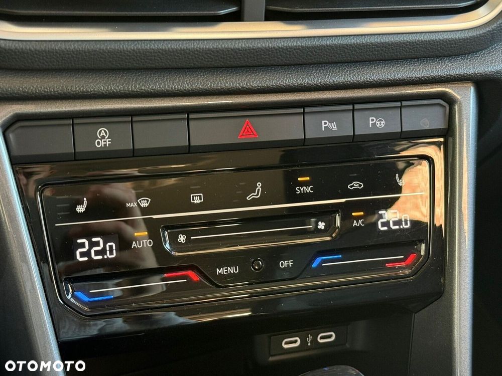 Volkswagen T-Roc - 30