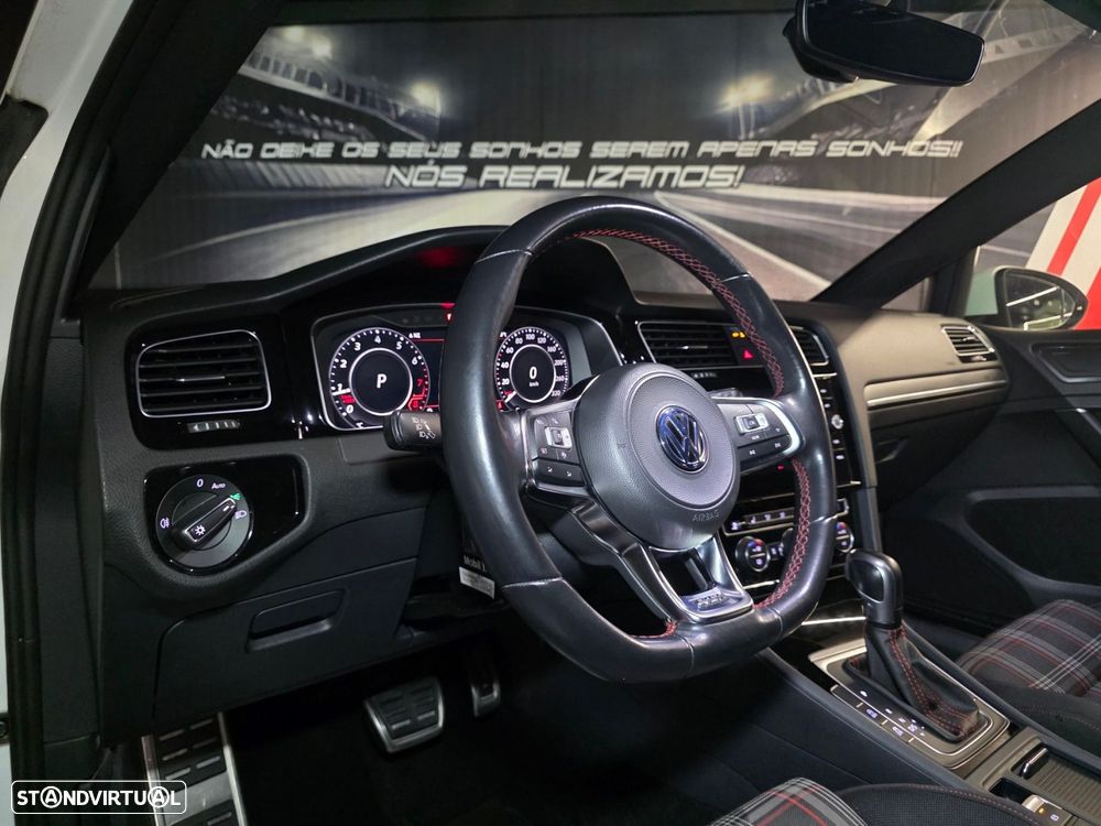 VW Golf 2.0 TSI GTI DSG Performance - 15