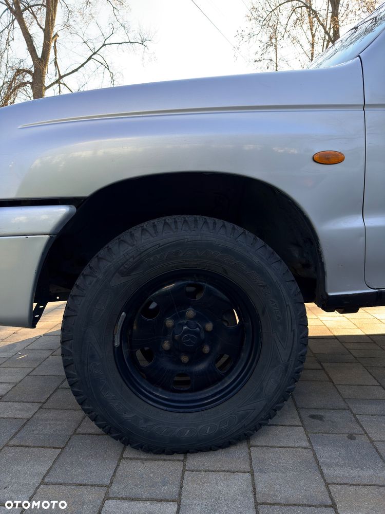Mazda Seria B - 19