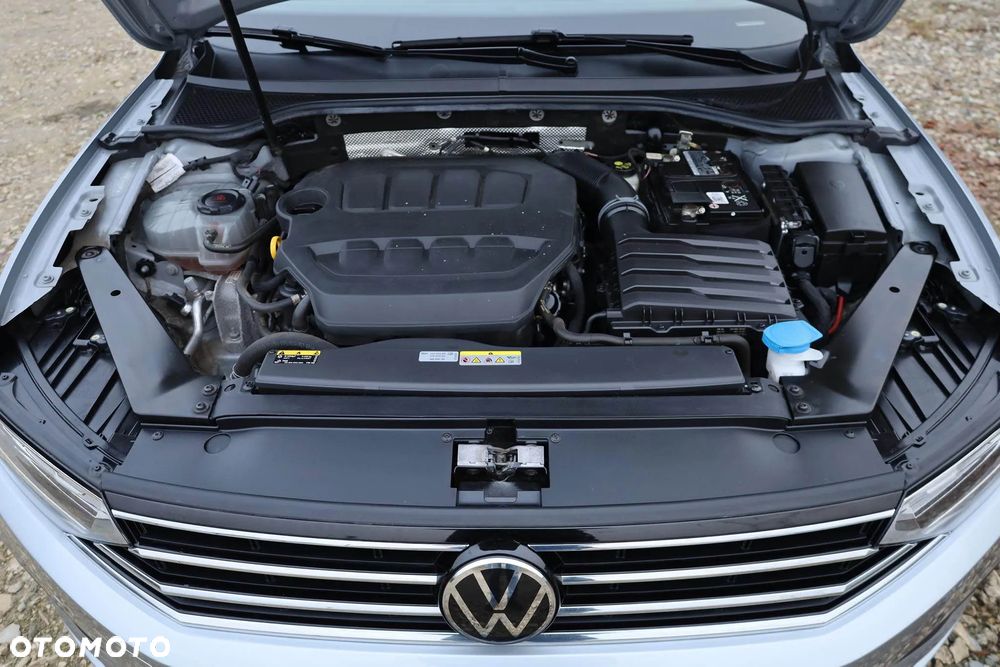 Volkswagen Passat - 11