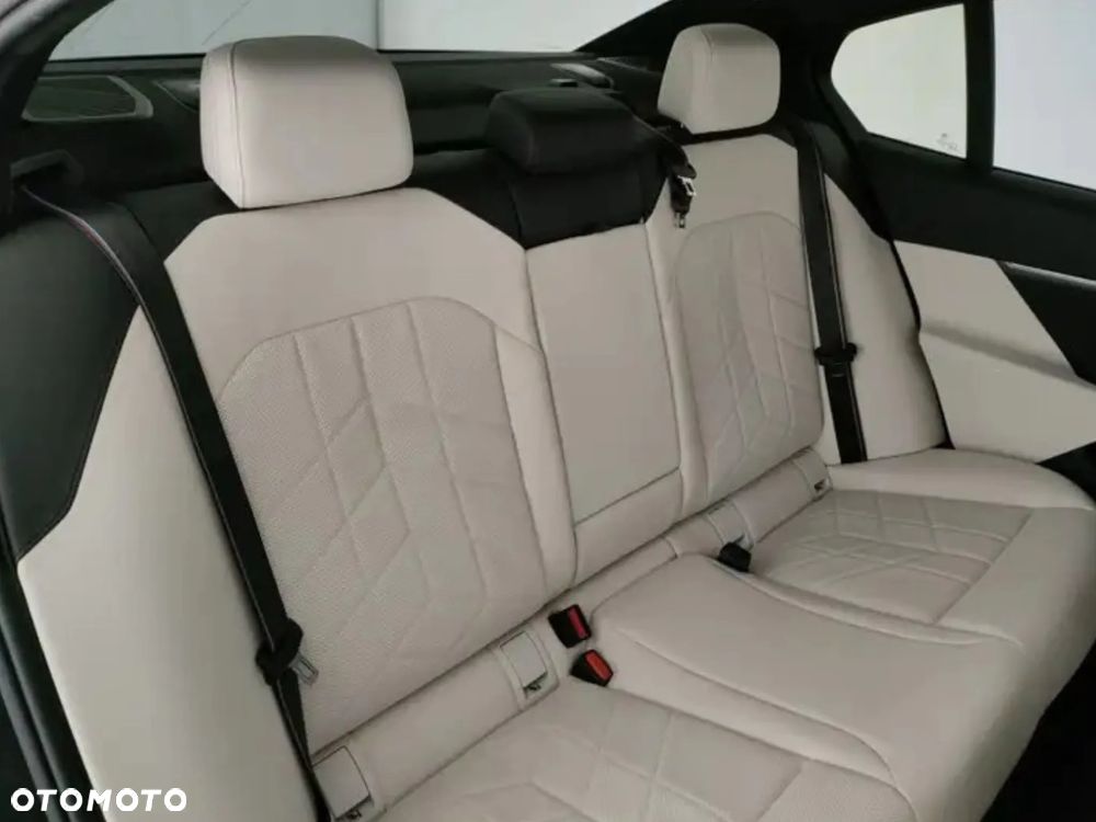 BMW Seria 5 540d xDrive mHEV M Sport - 12