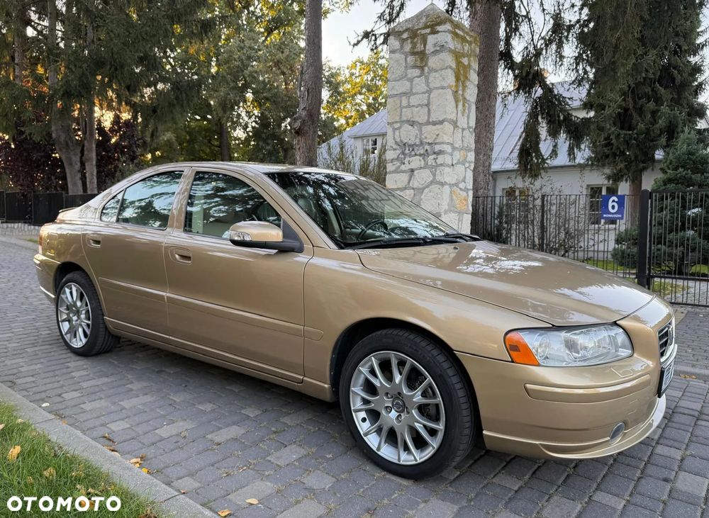 Volvo S60 2.4D5 Momentum - 1