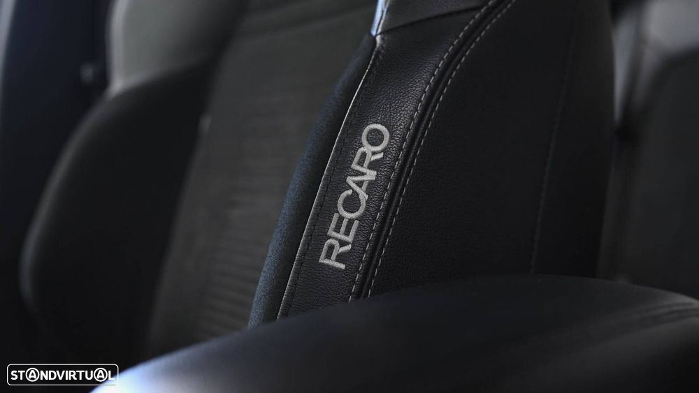 Ford Fiesta 1.5 EcoBoost S&S ST X - 38