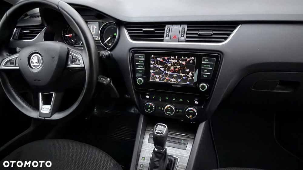 Skoda Octavia 2.0 TDI 4x4 DSG Scout - 33