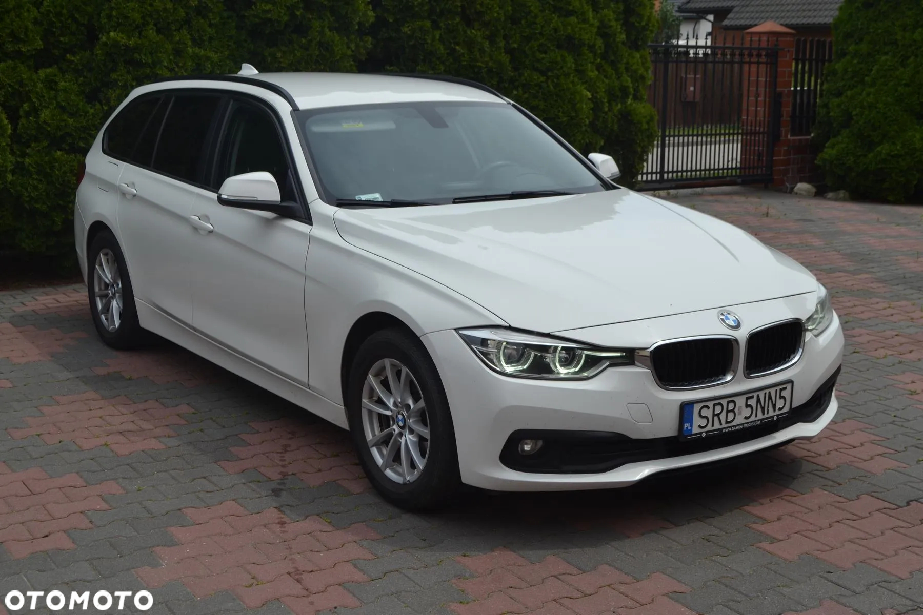 BMW Seria 3 320d Touring Luxury Line - 9