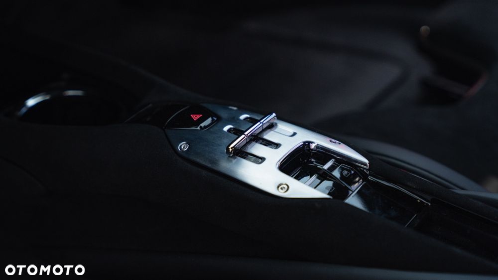 Ferrari 296 GTB - 13