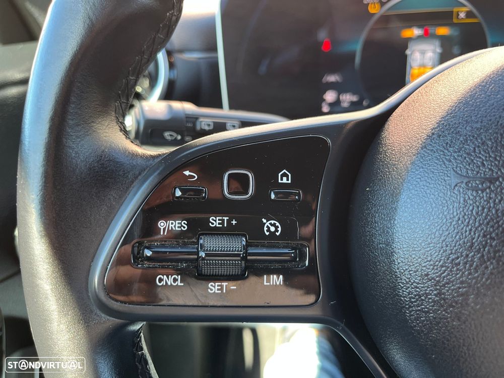 Mercedes-Benz CLA 180 d Shooting Brake Business Solutions - 17