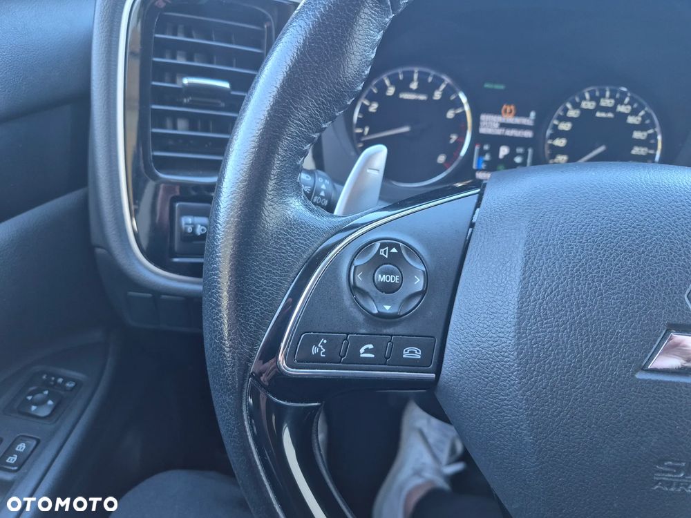 Mitsubishi Outlander - 21