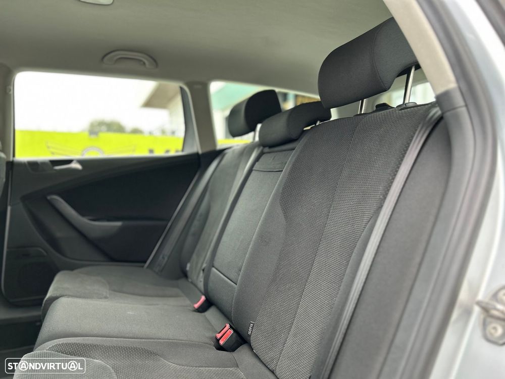 VW Passat Variant 1.9 TDi Confortline - 24