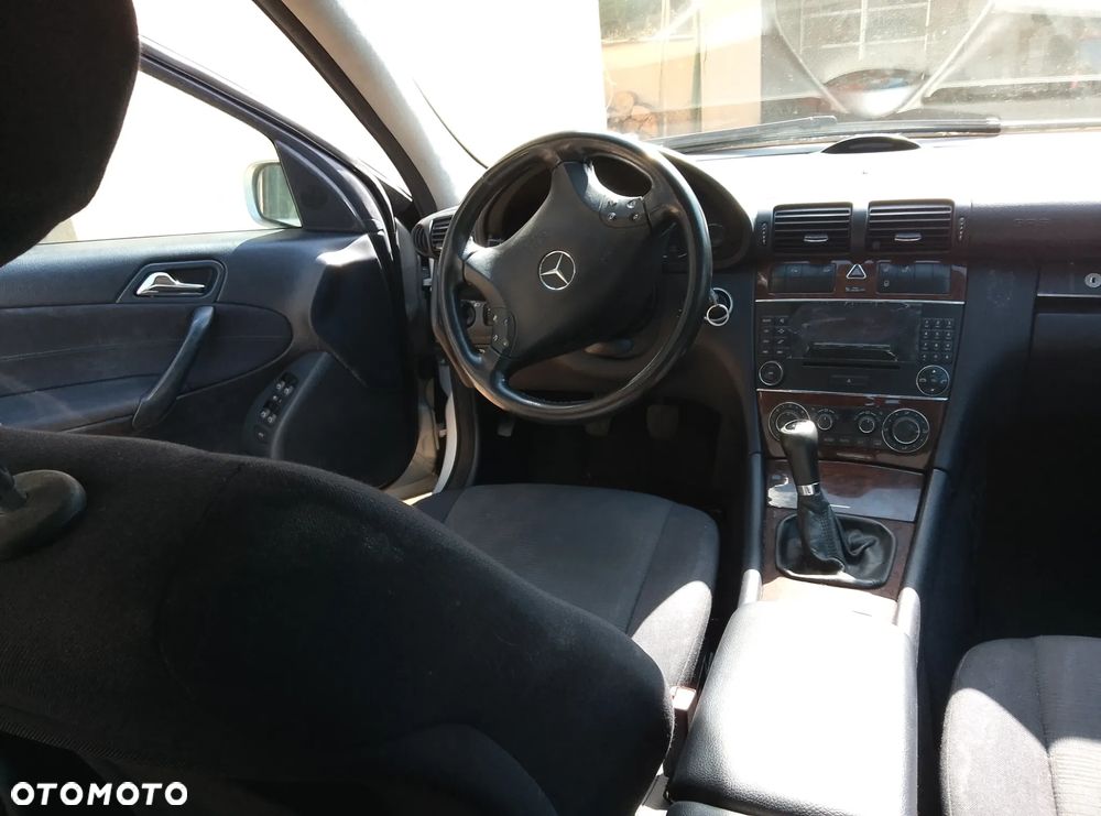 Mercedes-Benz Klasa C 200 CDI Classic - 11